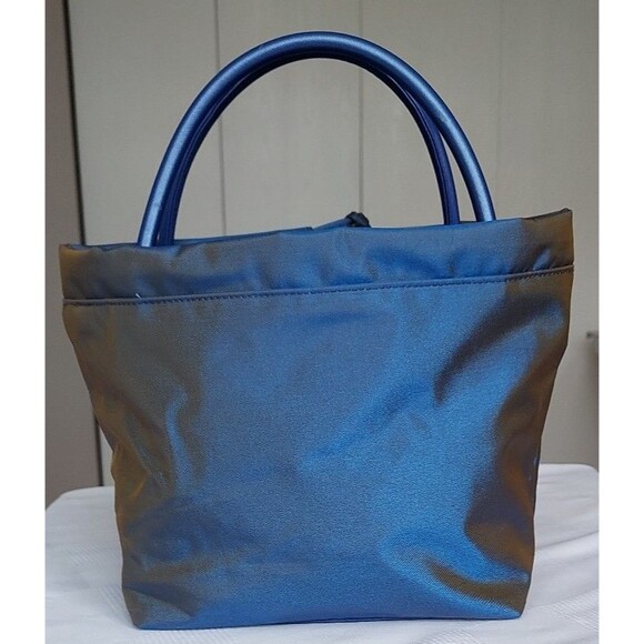 Swavarski Metallic Handle Bag With Signature Reinstone Swan - Picture 2 of 8